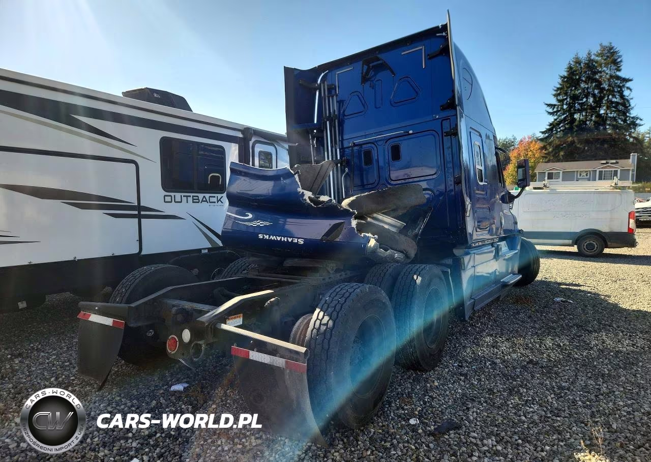 2014 Freightliner Cascadia Semi Truck VIN:3AKJGLD56ESFS4542 - 3
