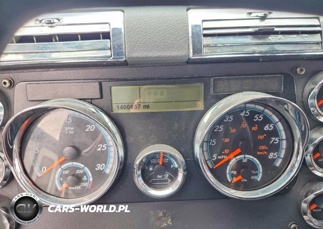 2014 Freightliner Cascadia Semi Truck VIN:3AKJGLD56ESFS4542 - 9