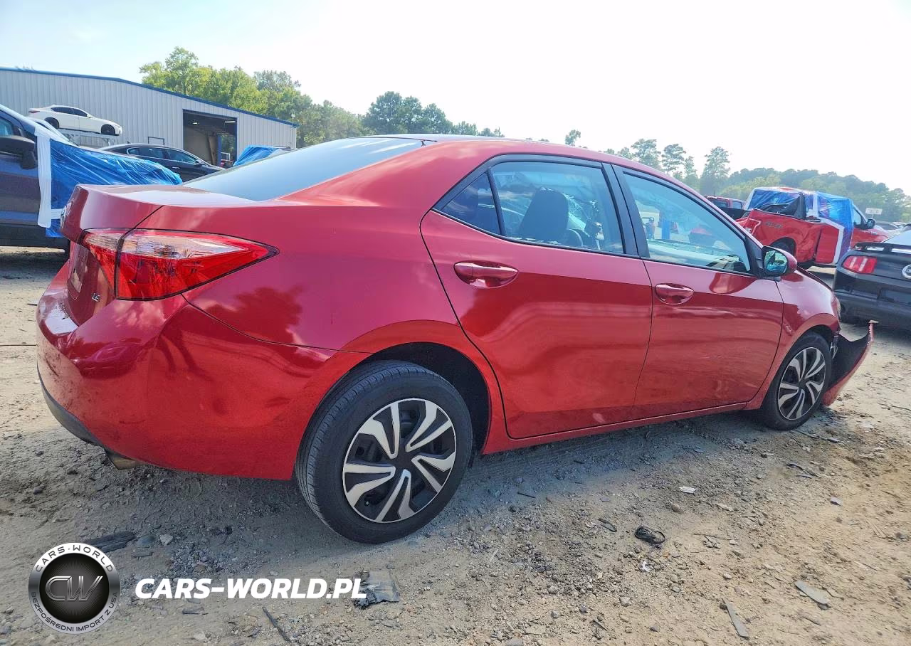 2019 Toyota Corolla Le VIN:5YFBURHE3KP856404 - 3