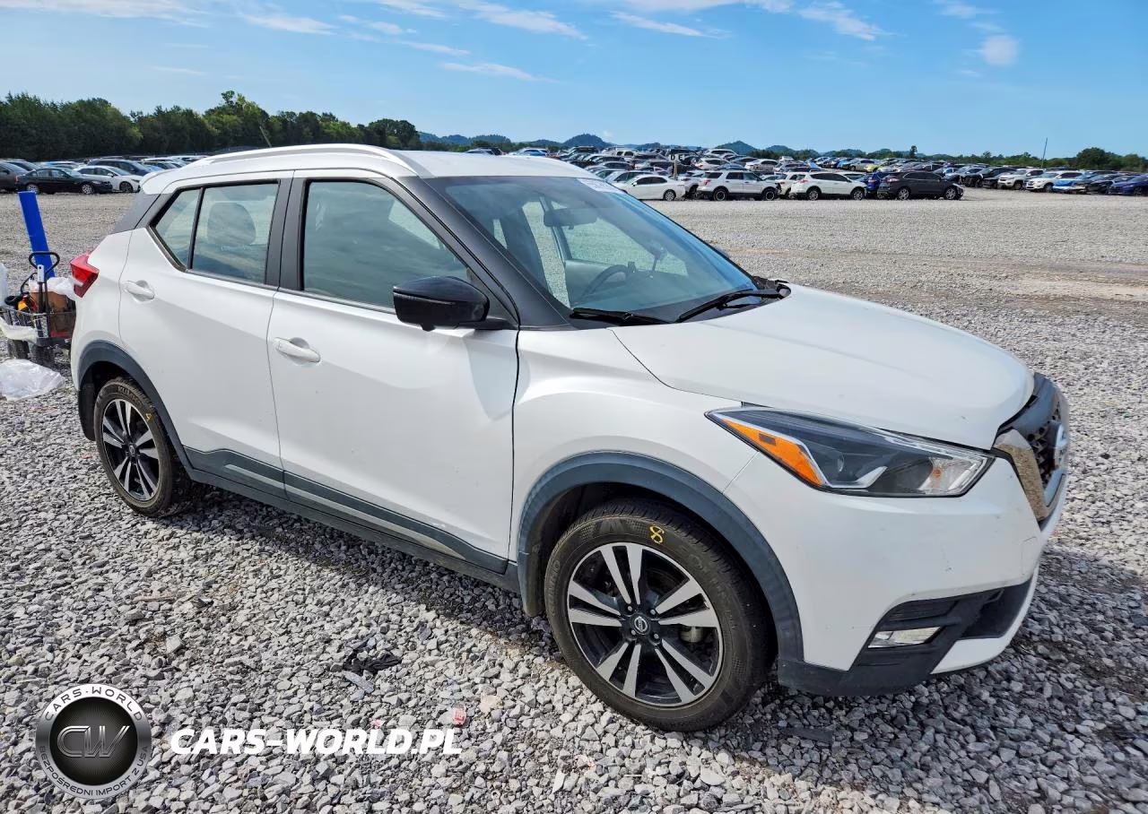 2019 Nissan Kicks Sr VIN:3N1CP5CU0KL524410 - 4