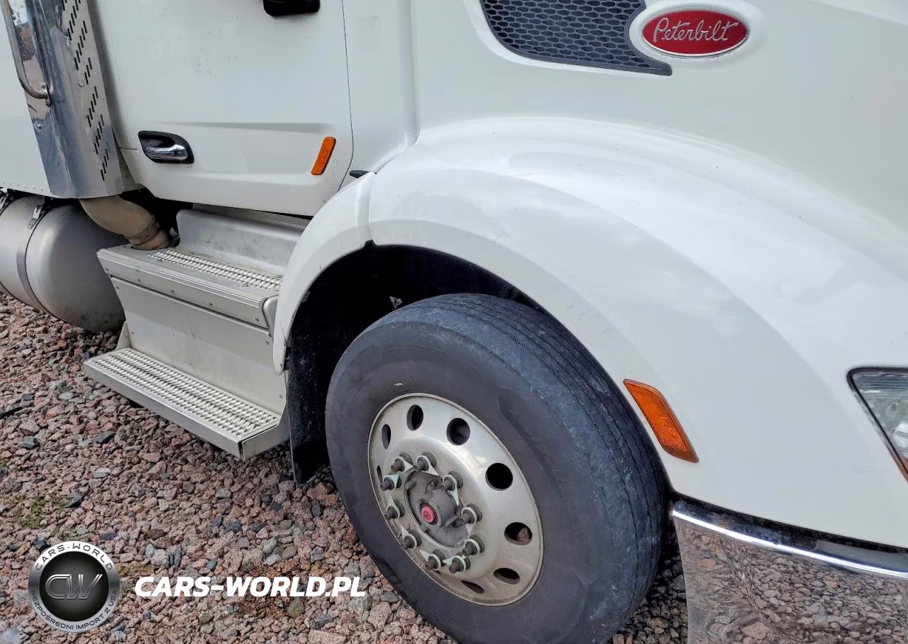 2019 Peterbilt 579 Semi Truck VIN:1XPBDP9X4KD235663 - 13