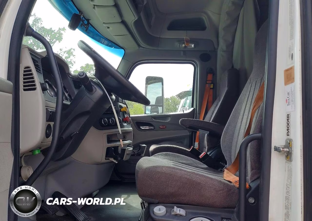 2019 Peterbilt 579 Semi Truck VIN:1XPBDP9X4KD235663 - 7