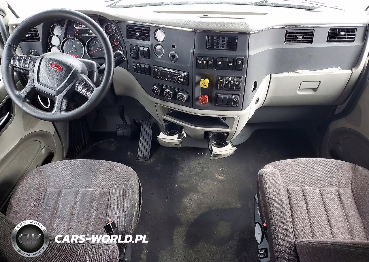 2019 Peterbilt 579 Semi Truck VIN:1XPBDP9X4KD235663 - 8