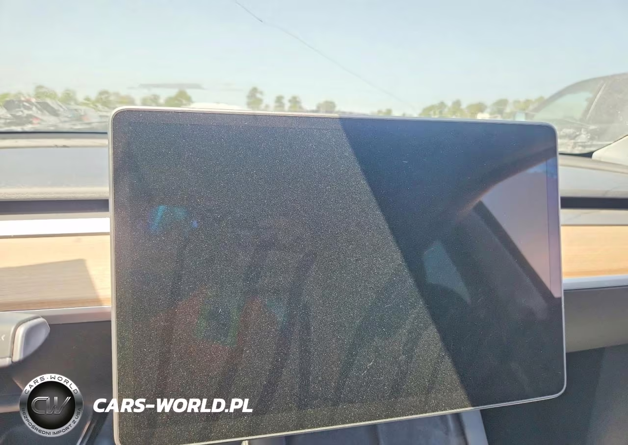 2023 Tesla Model Y VIN:7SAYGDEF7PF874976 - 9