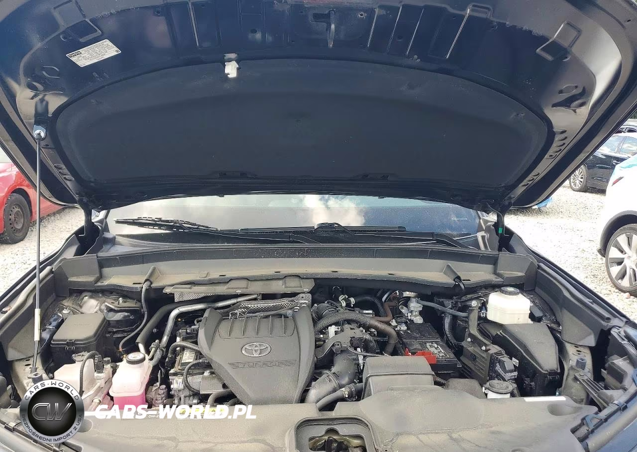 2025 Toyota Grand Highlander Xle VIN:5TDAAAB57SS092689 - 12