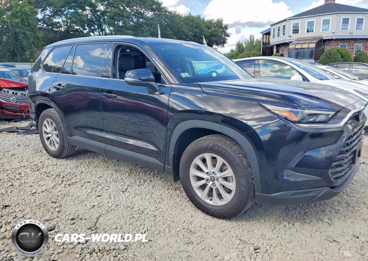 2025 Toyota Grand Highlander Xle VIN:5TDAAAB57SS092689 - 4