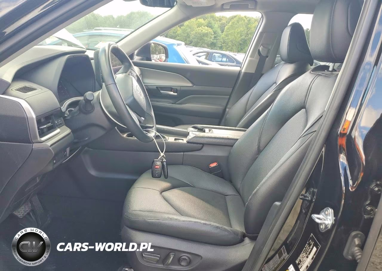 2025 Toyota Grand Highlander Xle VIN:5TDAAAB57SS092689 - 7