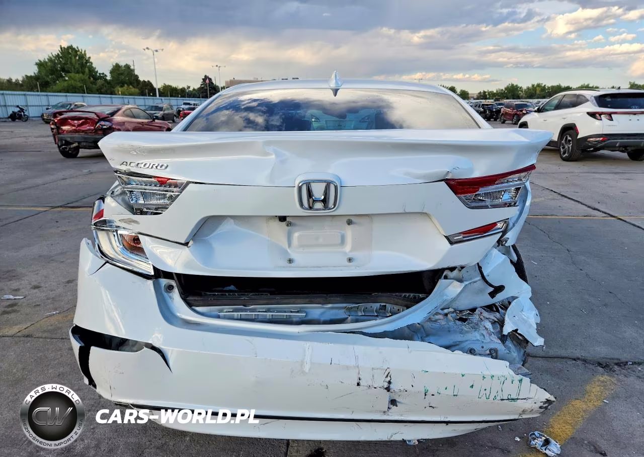 2018 Honda Accord Lx VIN:1HGCV1F1XJA246300 - 6