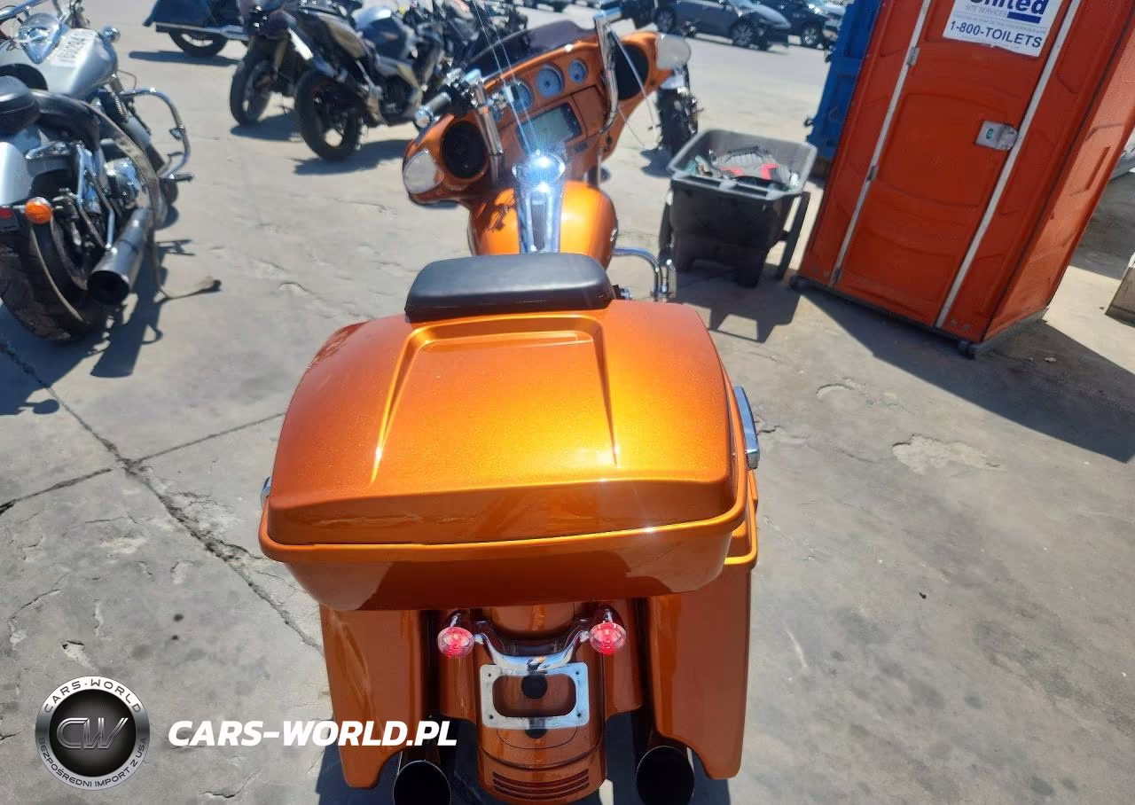 2014 Harley-Davidson Flhxs Street Glide Special VIN:1HD1KRM15EB627924 - 4
