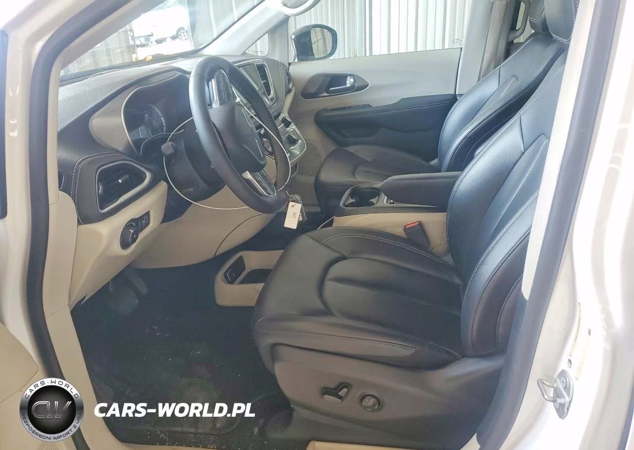 2024 Chrysler Pacifica Hybrid Select VIN:2C4RC1S72RR123803 - 7