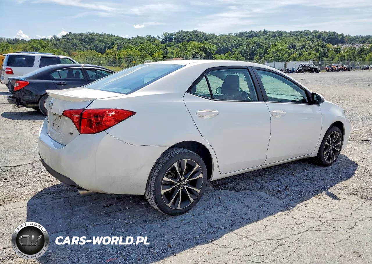 2018 Toyota Corolla Se VIN:2T1BURHE3JC046544 - 3