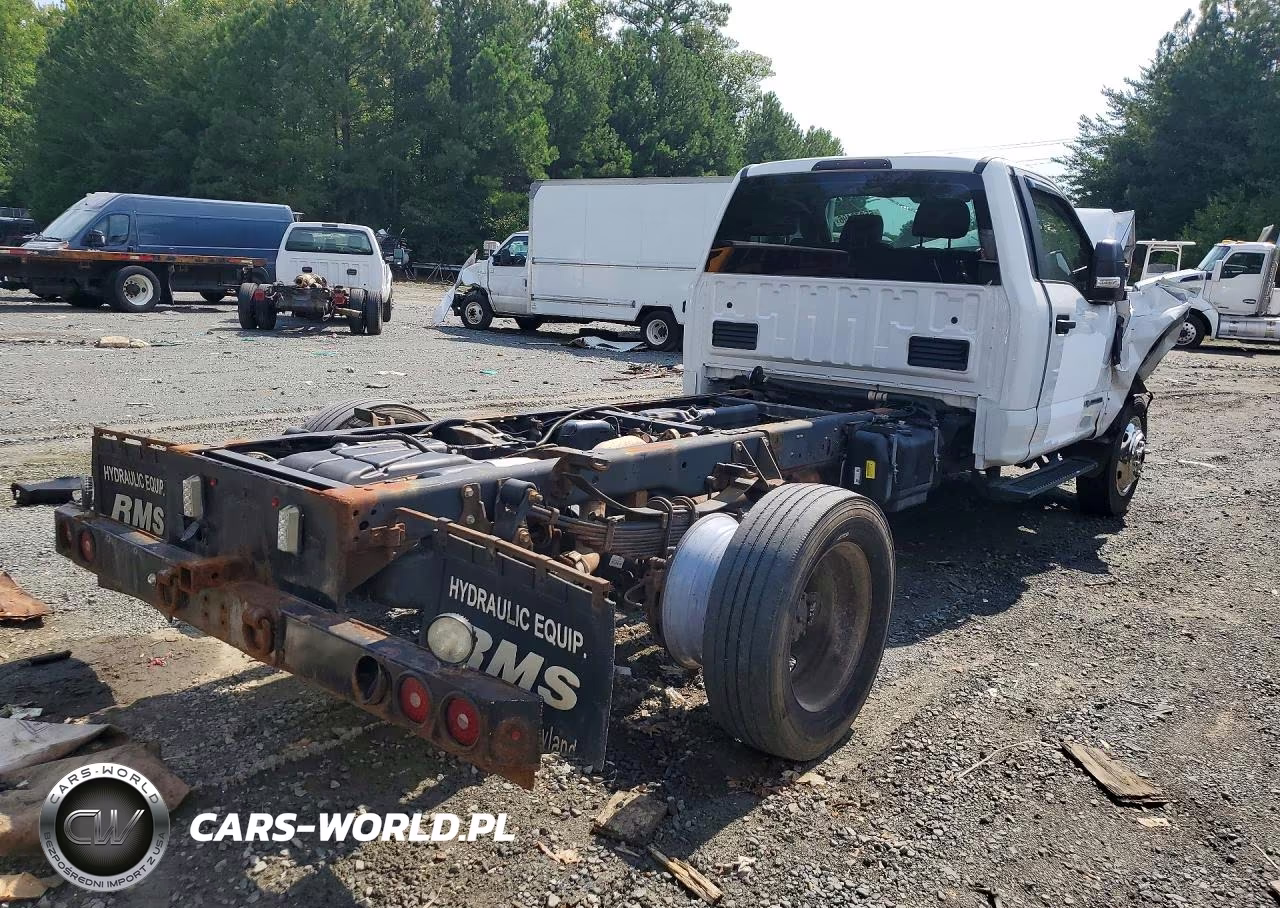 2019 Ford F550 Super Duty VIN:1FDUF5HT8KDA20662 - 3