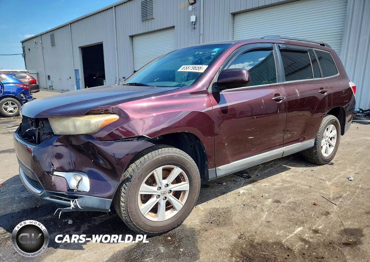2013 Toyota Highlander Plus – zdjęcie 1 z 13