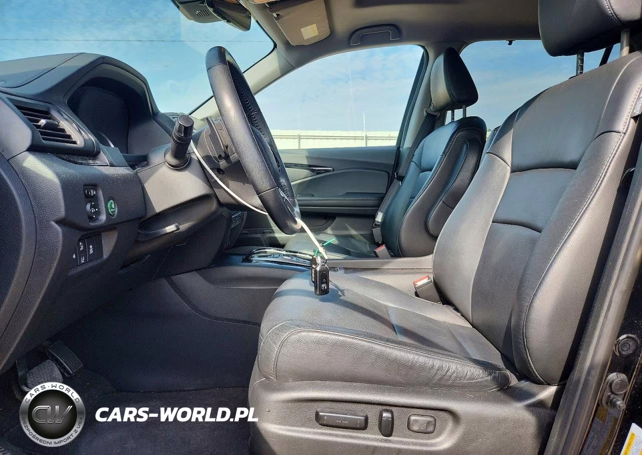 2020 Honda Pilot Touring VIN:5FNYF6H66LB017064 - 7