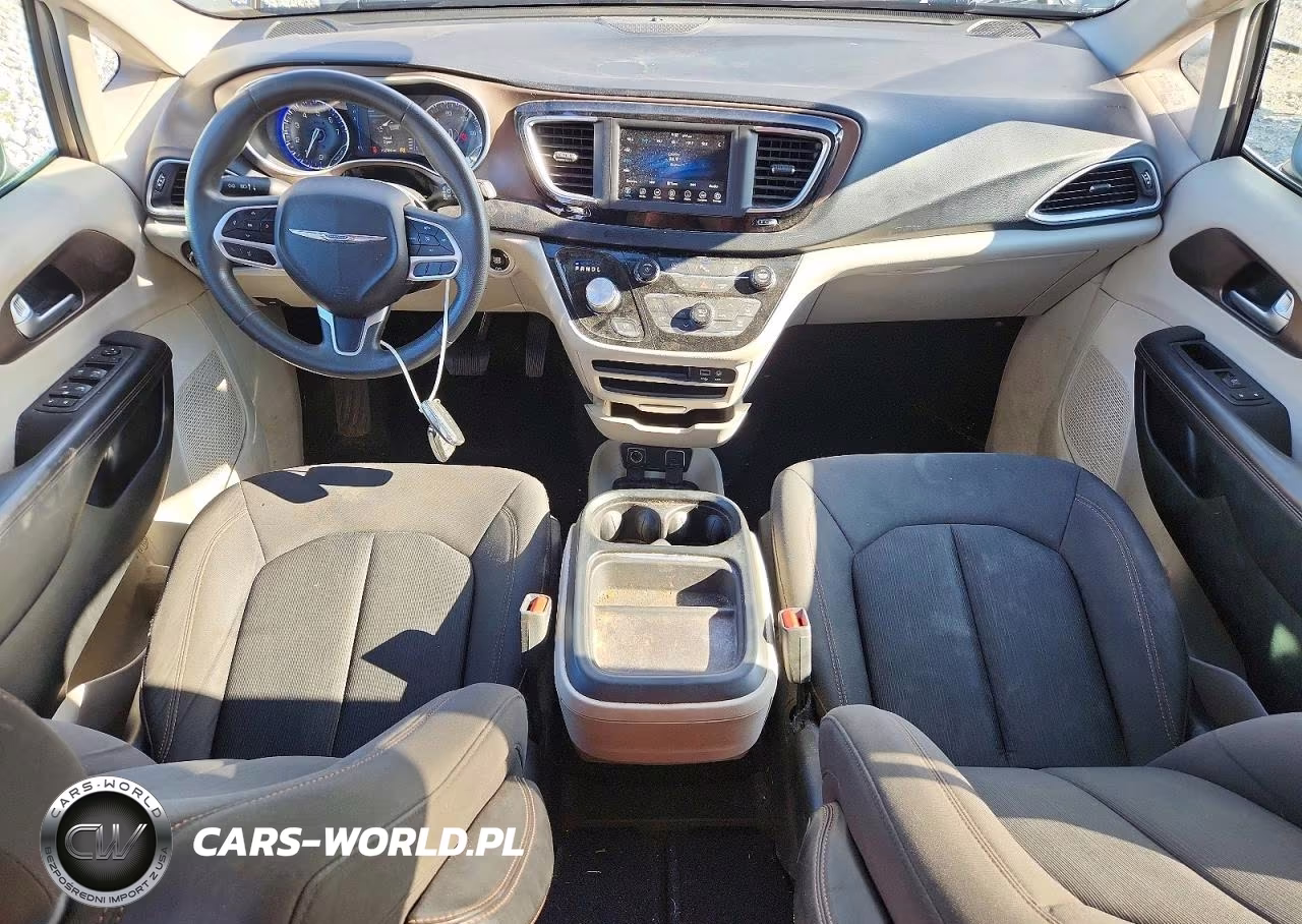 2018 Chrysler Pacifica Touring Plus VIN:2C4RC1FGXJR256923 - 8