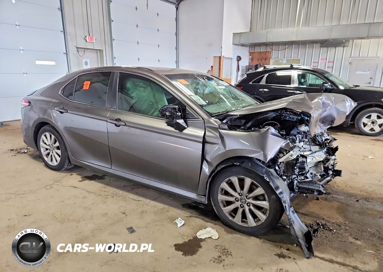2018 Toyota Camry Le VIN:4T1B11HK7JU062566 - 4