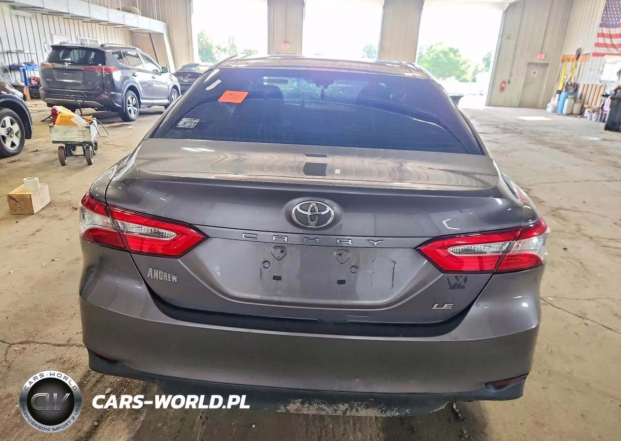 2018 Toyota Camry Le VIN:4T1B11HK7JU062566 - 6