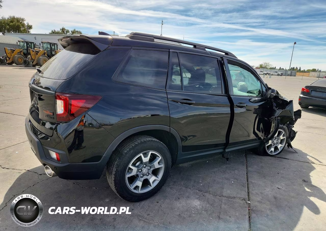 2023 Honda Passport Trail Sport VIN:5FNYF8H65PB016263 - 3