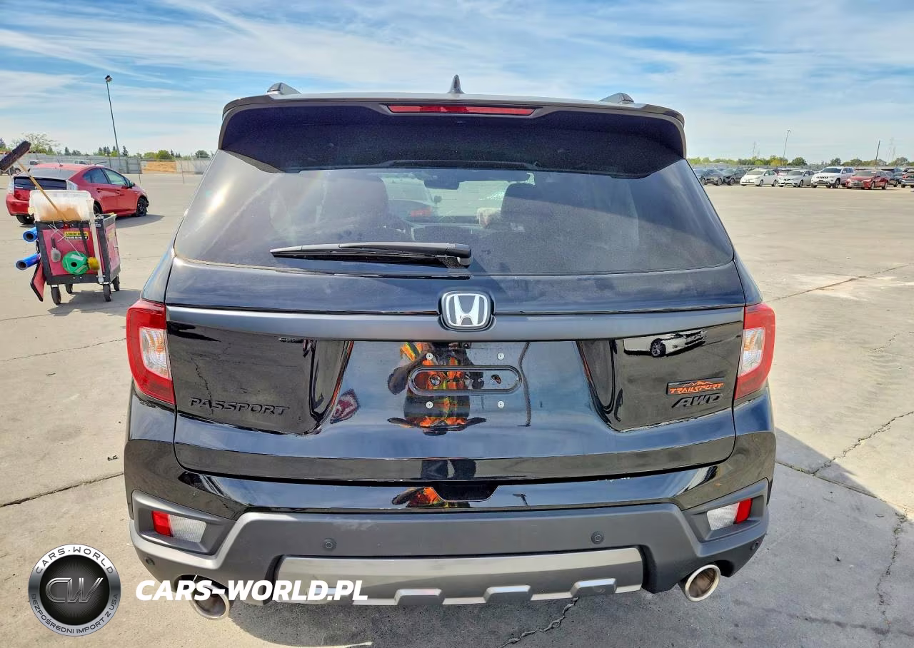2023 Honda Passport Trail Sport VIN:5FNYF8H65PB016263 - 6