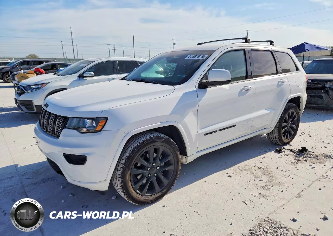 2017 Jeep Grand Cherokee Laredo VIN:1C4RJEAG7HC829185 - 1