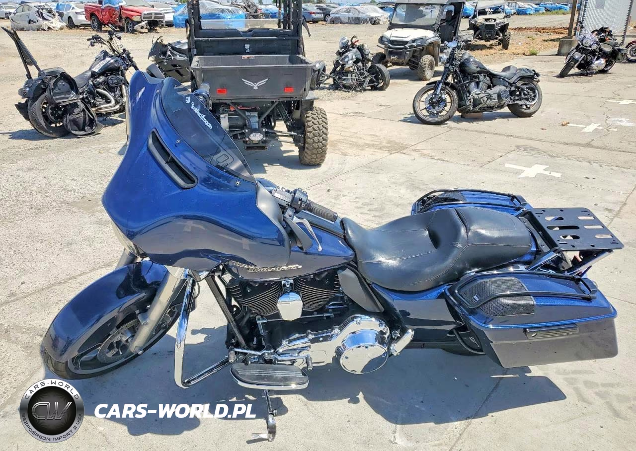 2014 Harley-Davidson Flhx Street Glide VIN:1HD1KBM17EB705921 - 3