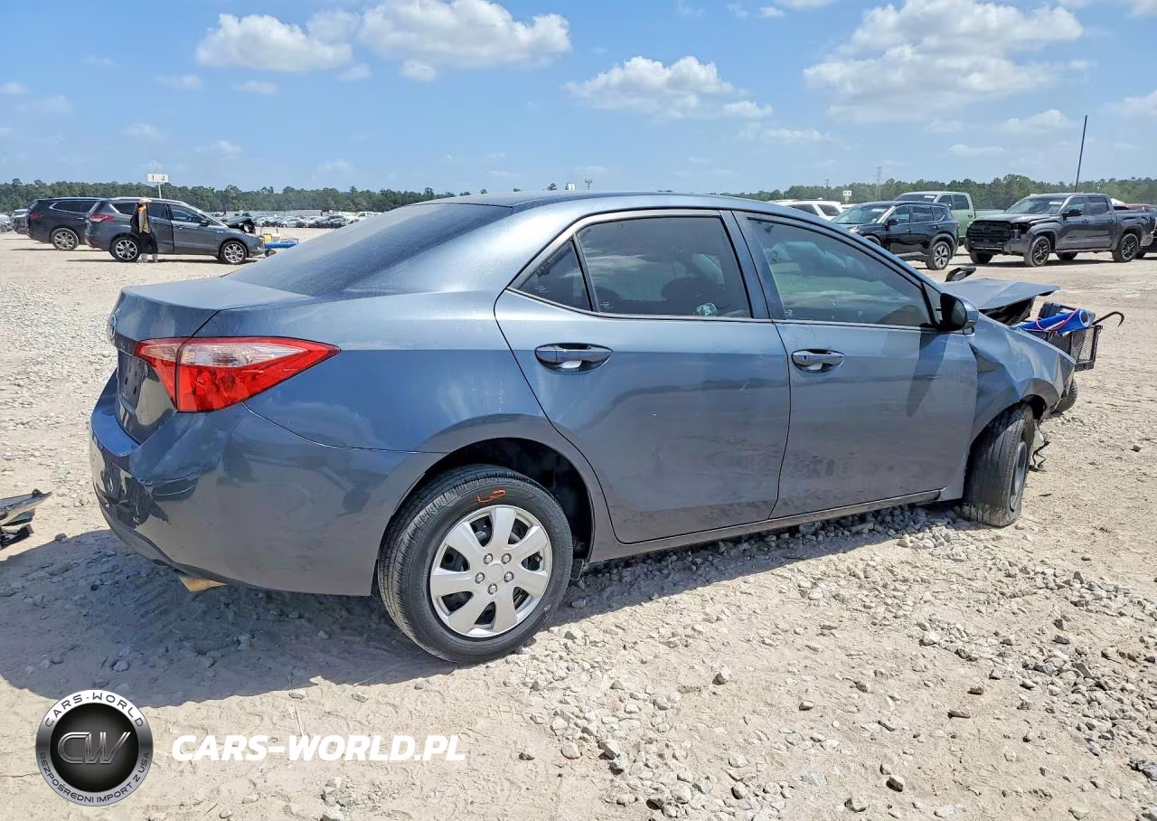 2017 Toyota Corolla L VIN:5YFBURHE3HP631781 - 3
