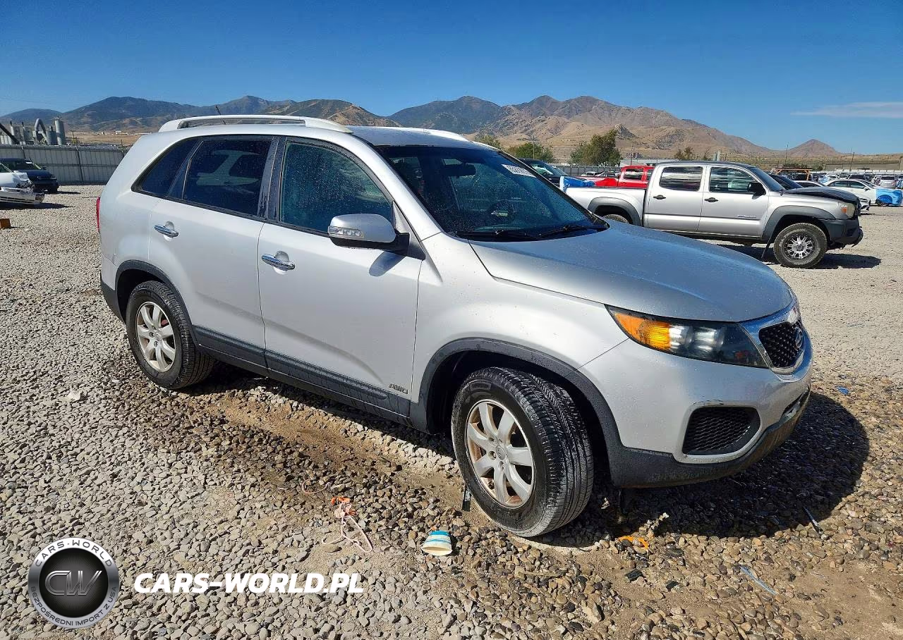 2013 Kia Sorento Lx VIN:5XYKTDA29DG336270 - 4