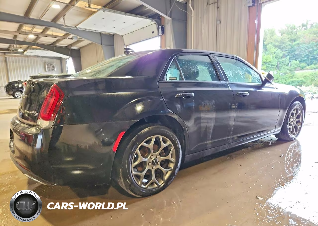 2015 Chrysler 300 S VIN:2C3CCAGG6FH860278 - 3
