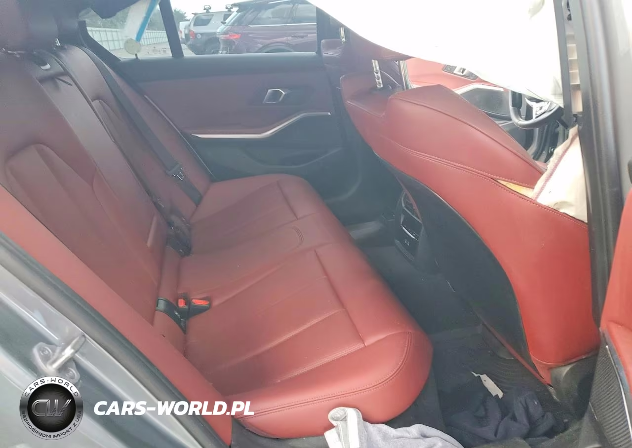 2025 BMW 330Xi VIN:3MW89CW03S8F42636 - 10