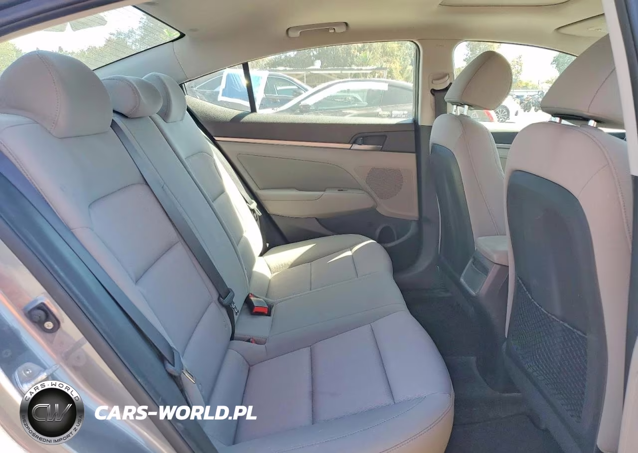2018 Hyundai Elantra Value Edition VIN:KMHD84LF5JU616638 - 10