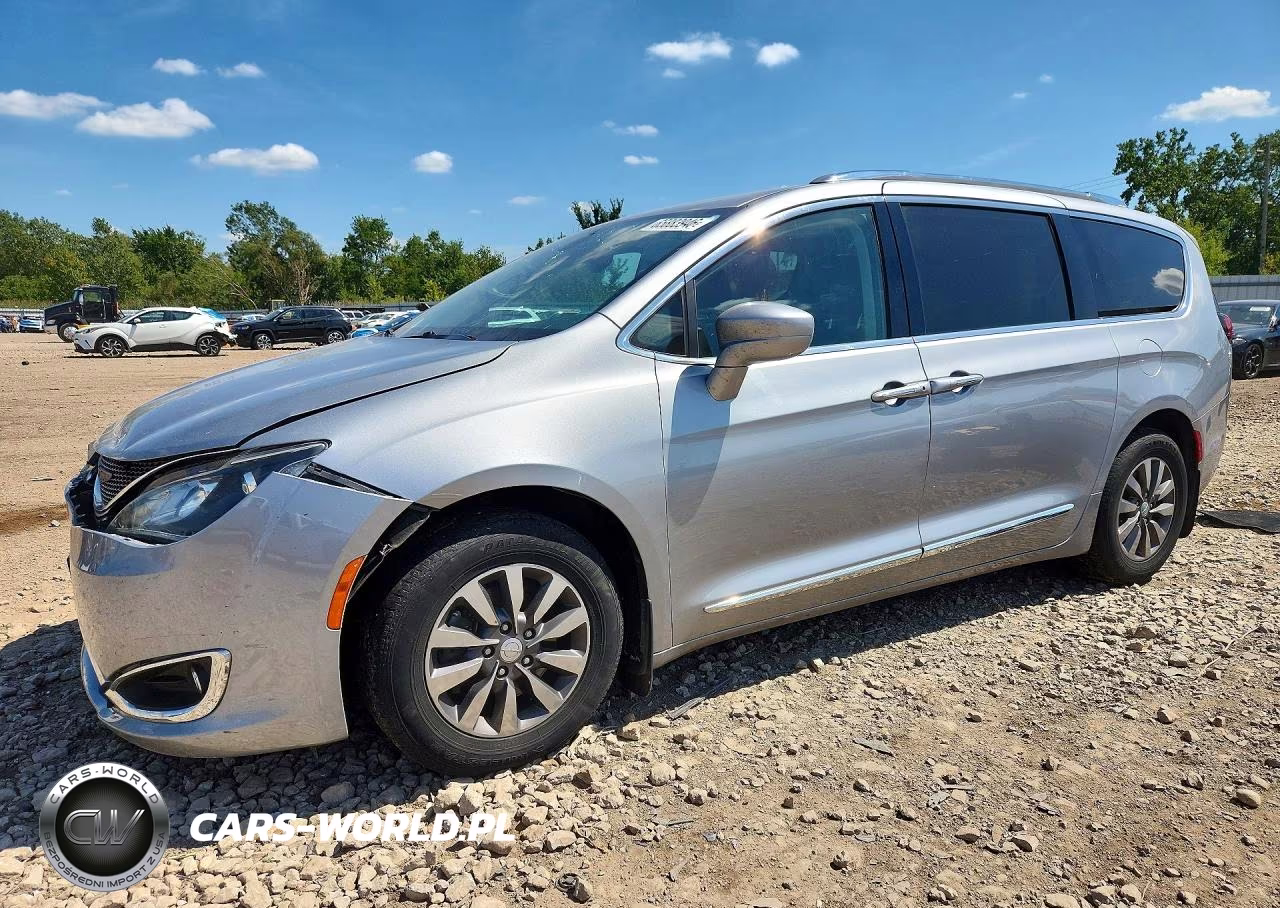2019 Chrysler Pacifica Touring L Plus VIN:2C4RC1EG4KR594336 - 1