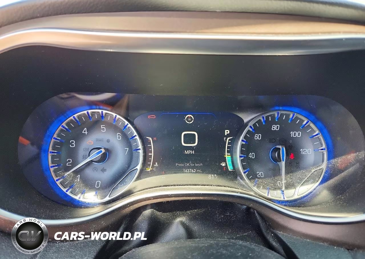 2019 Chrysler Pacifica Touring L Plus VIN:2C4RC1EG4KR594336 - 9