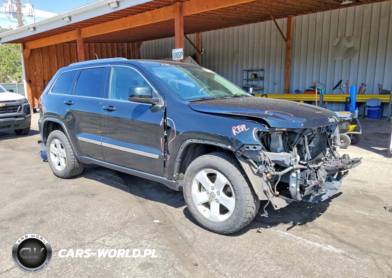 2013 Jeep Grand Cherokee Laredo VIN:1C4RJFAT1DC571422 - 4