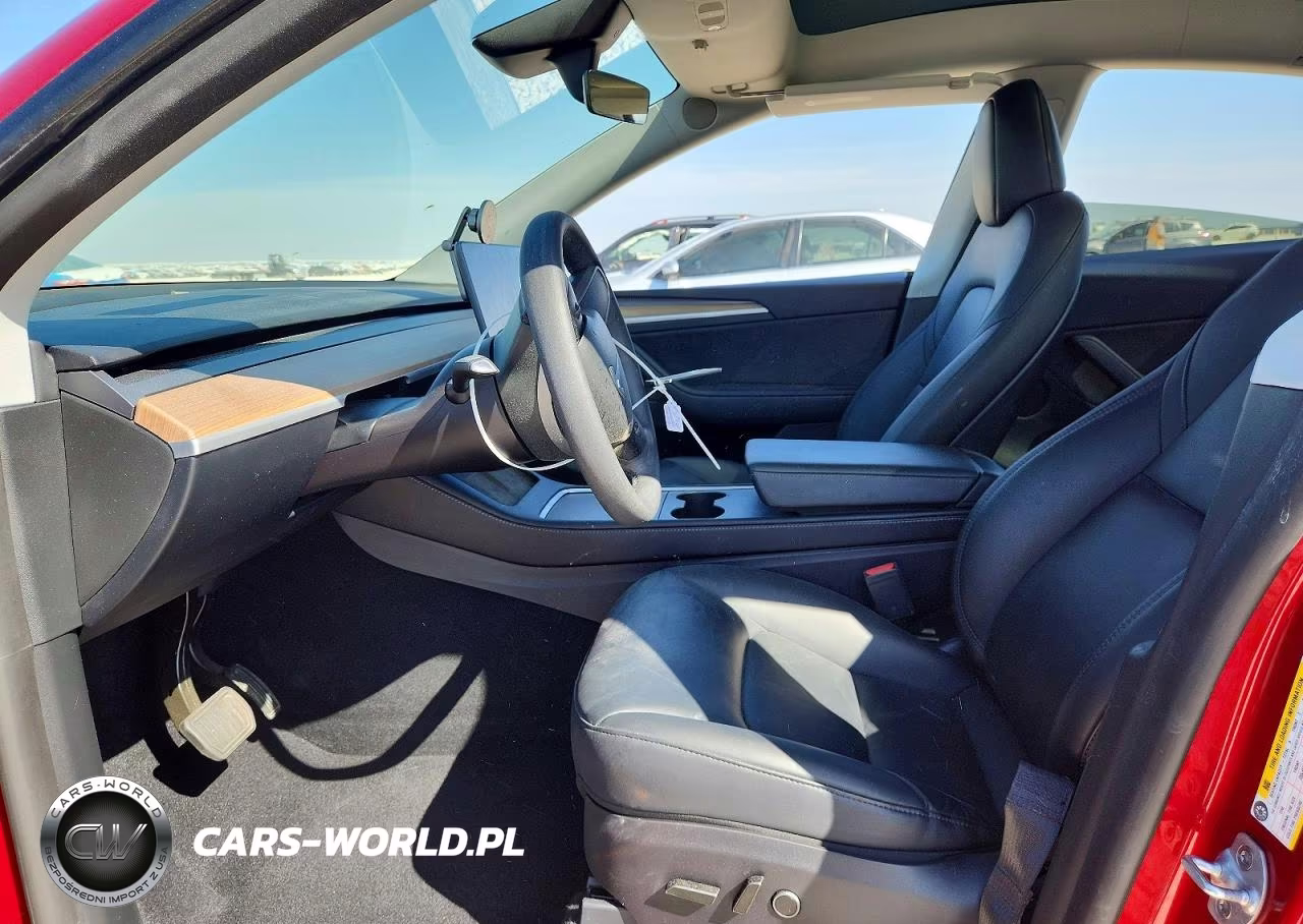 2024 Tesla Model Y VIN:7SAYGDED4RA311379 - 7