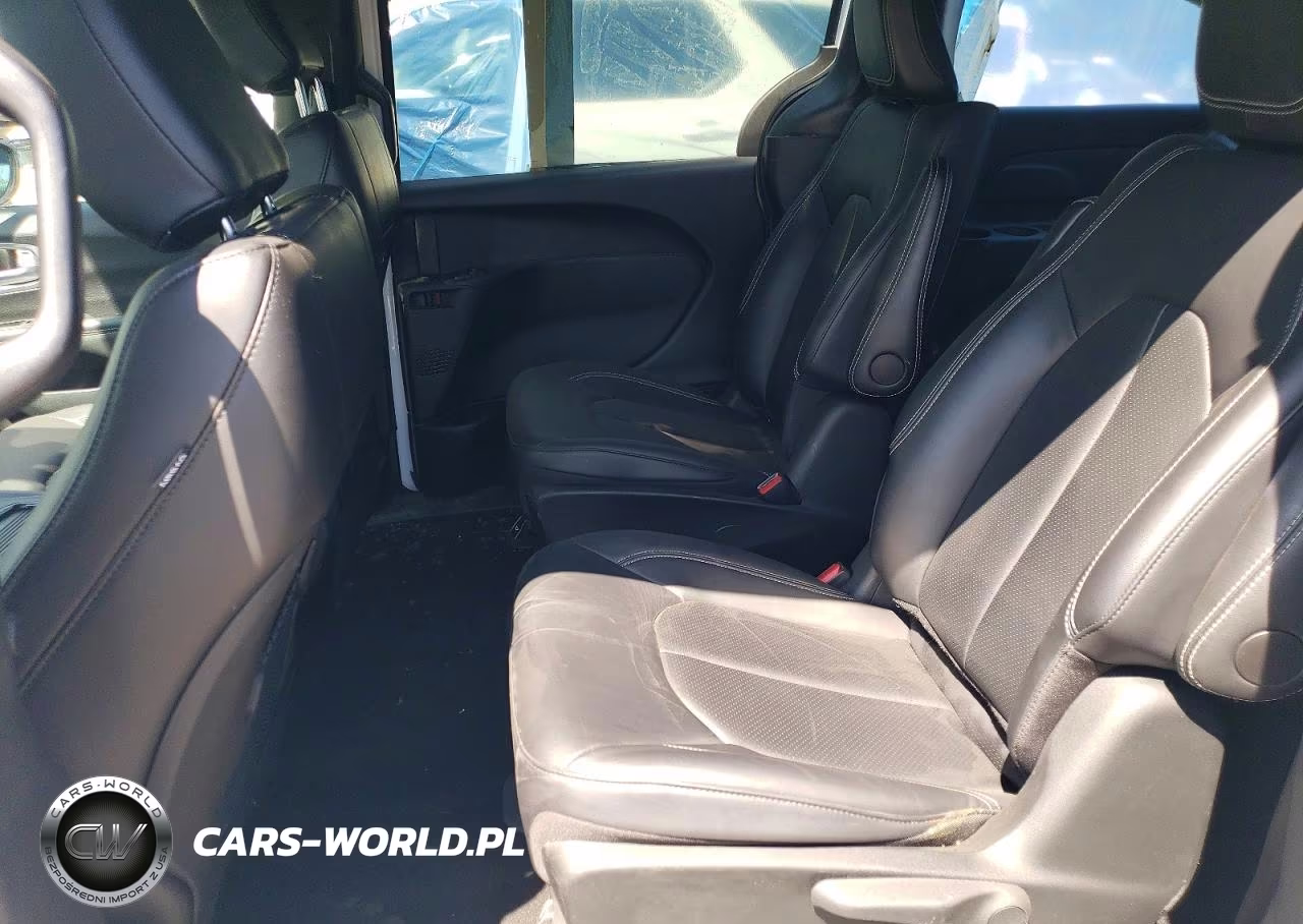 2024 Chrysler Pacifica Hybrid Select VIN:2C4RC1S79RR158421 - 11