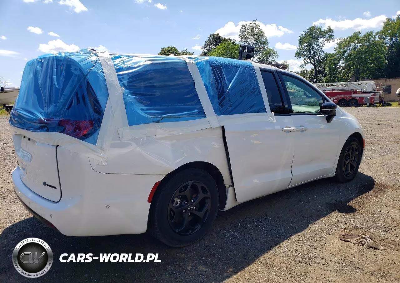 2024 Chrysler Pacifica Hybrid Select VIN:2C4RC1S79RR158421 - 3