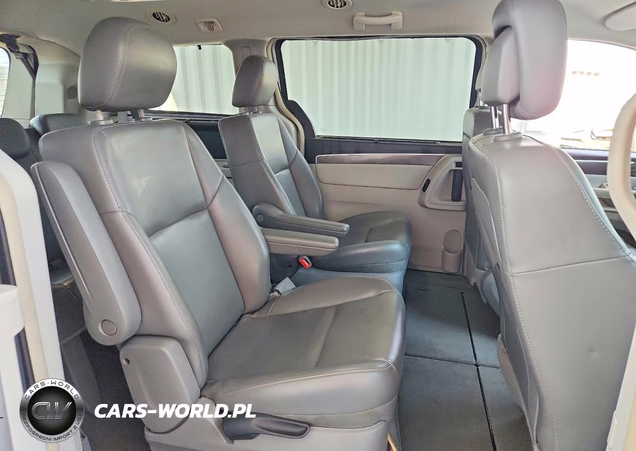 2010 Volkswagen Routan Se VIN:2V4RW3D17AR268194 - 11