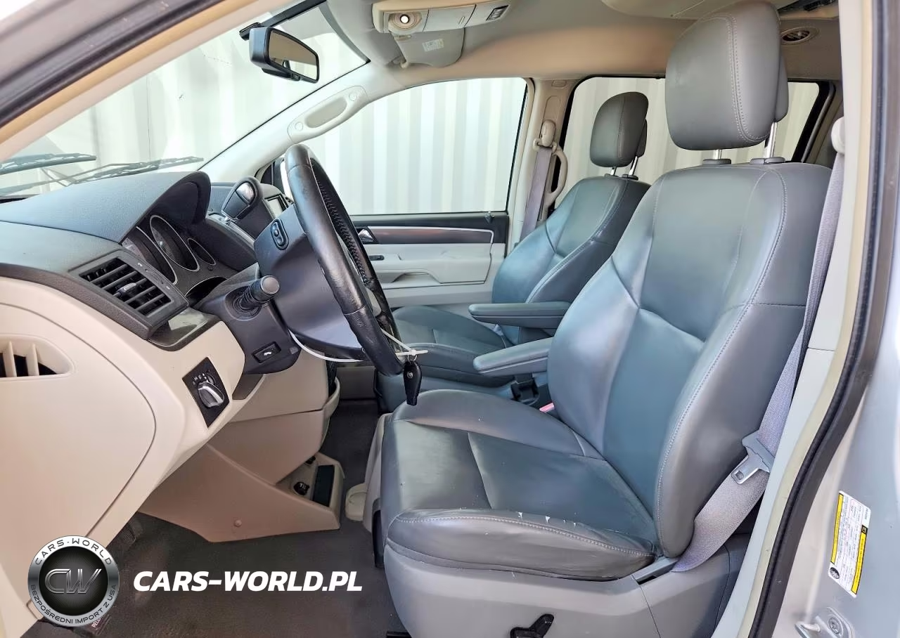 2010 Volkswagen Routan Se VIN:2V4RW3D17AR268194 - 7