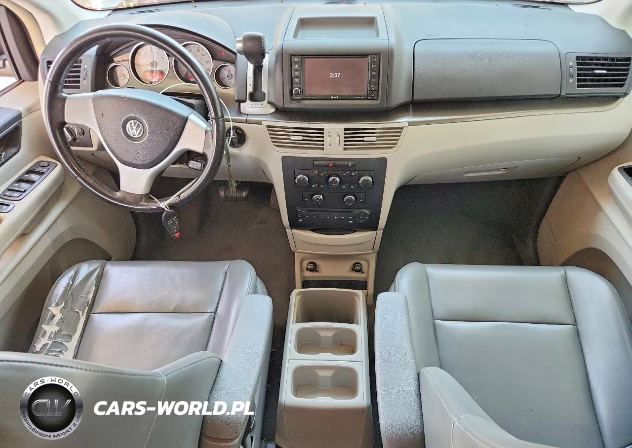 2010 Volkswagen Routan Se VIN:2V4RW3D17AR268194 - 8