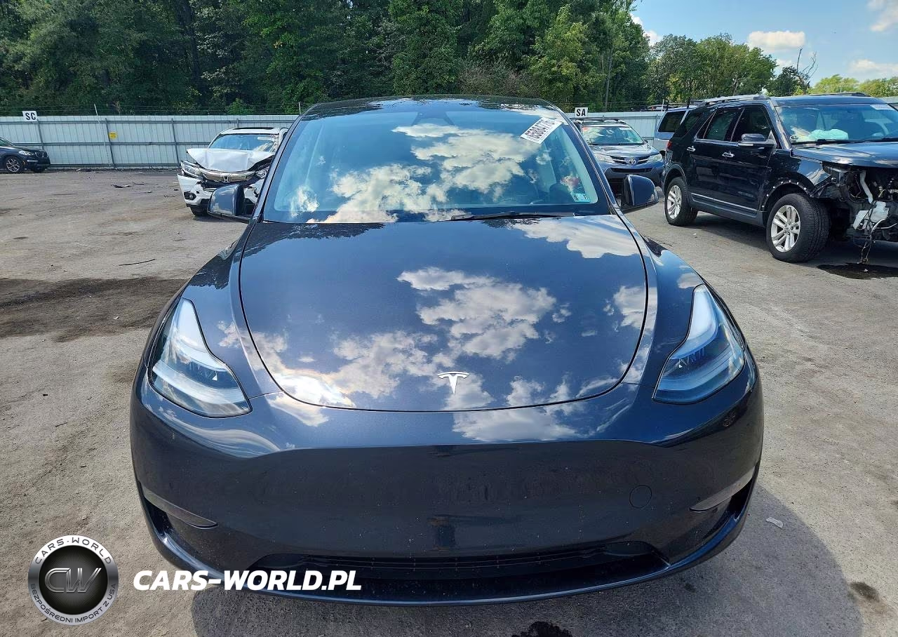 2025 Tesla Model Y VIN:7SAYGAEE2SF232597 - 5