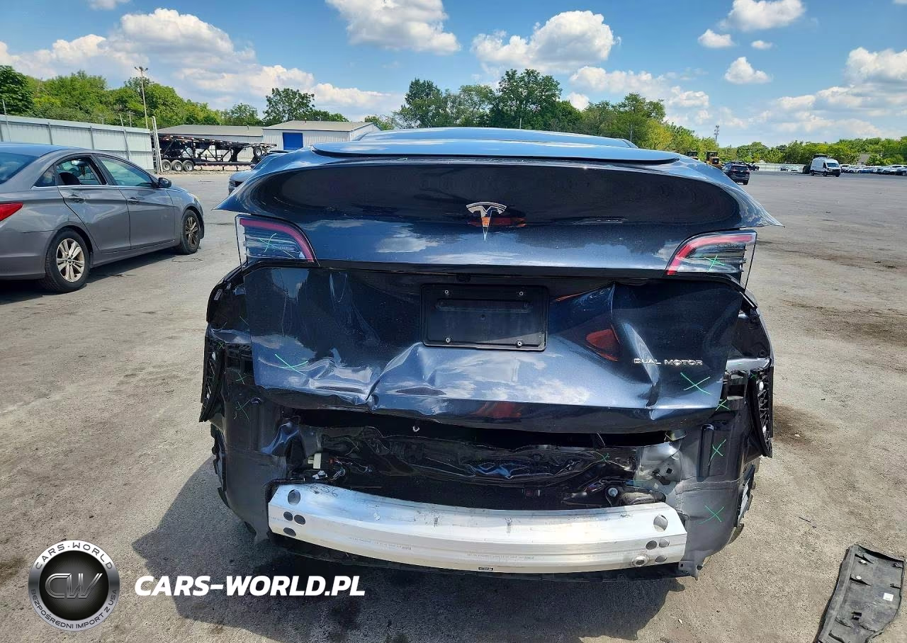 2025 Tesla Model Y VIN:7SAYGAEE2SF232597 - 6