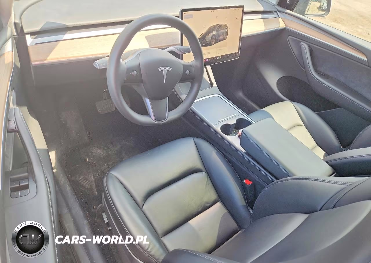 2025 Tesla Model Y VIN:7SAYGAEE2SF232597 - 8