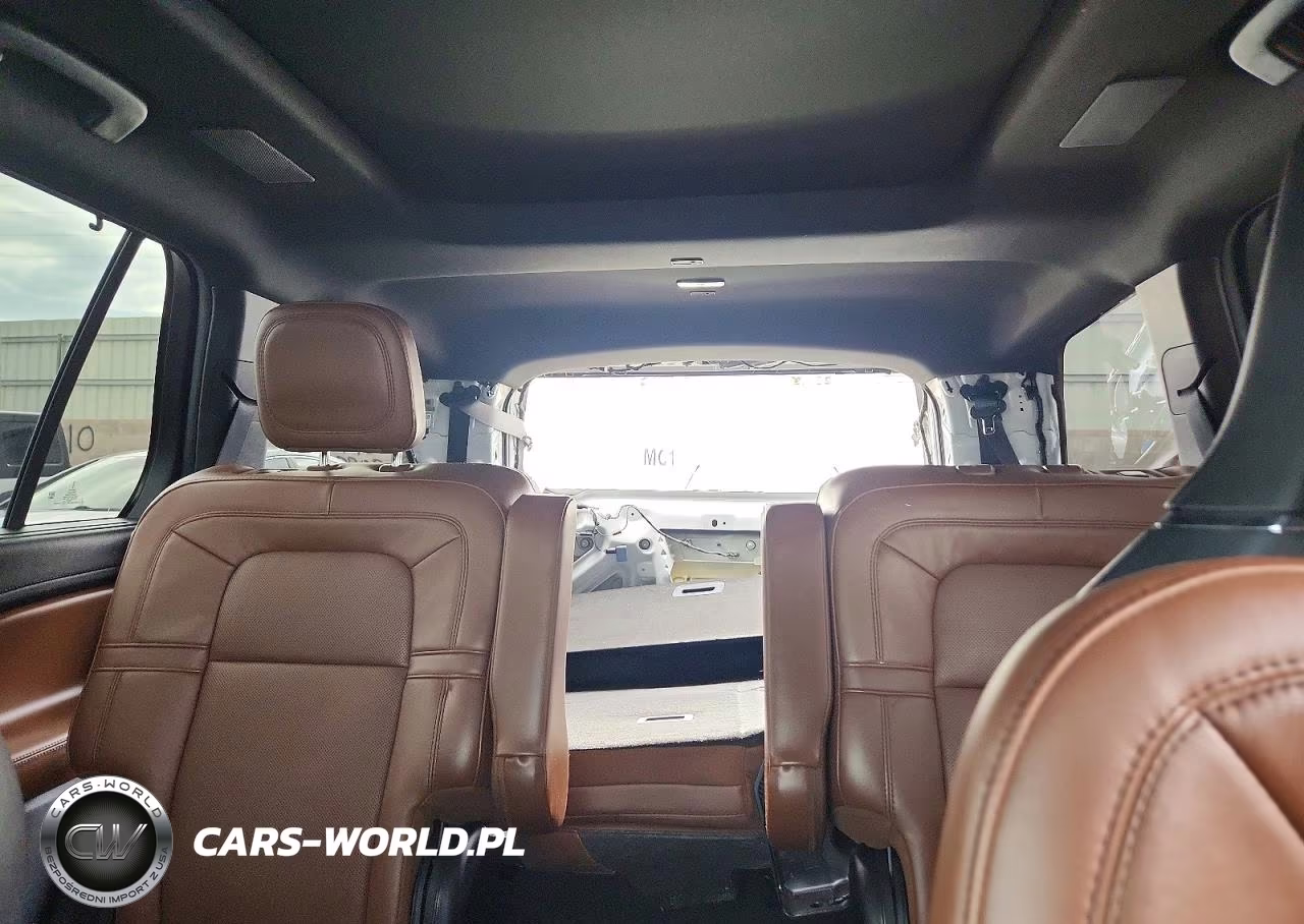 2023 Lincoln Aviator Reserve VIN:5LM5J7XC4PGL06575 - 10