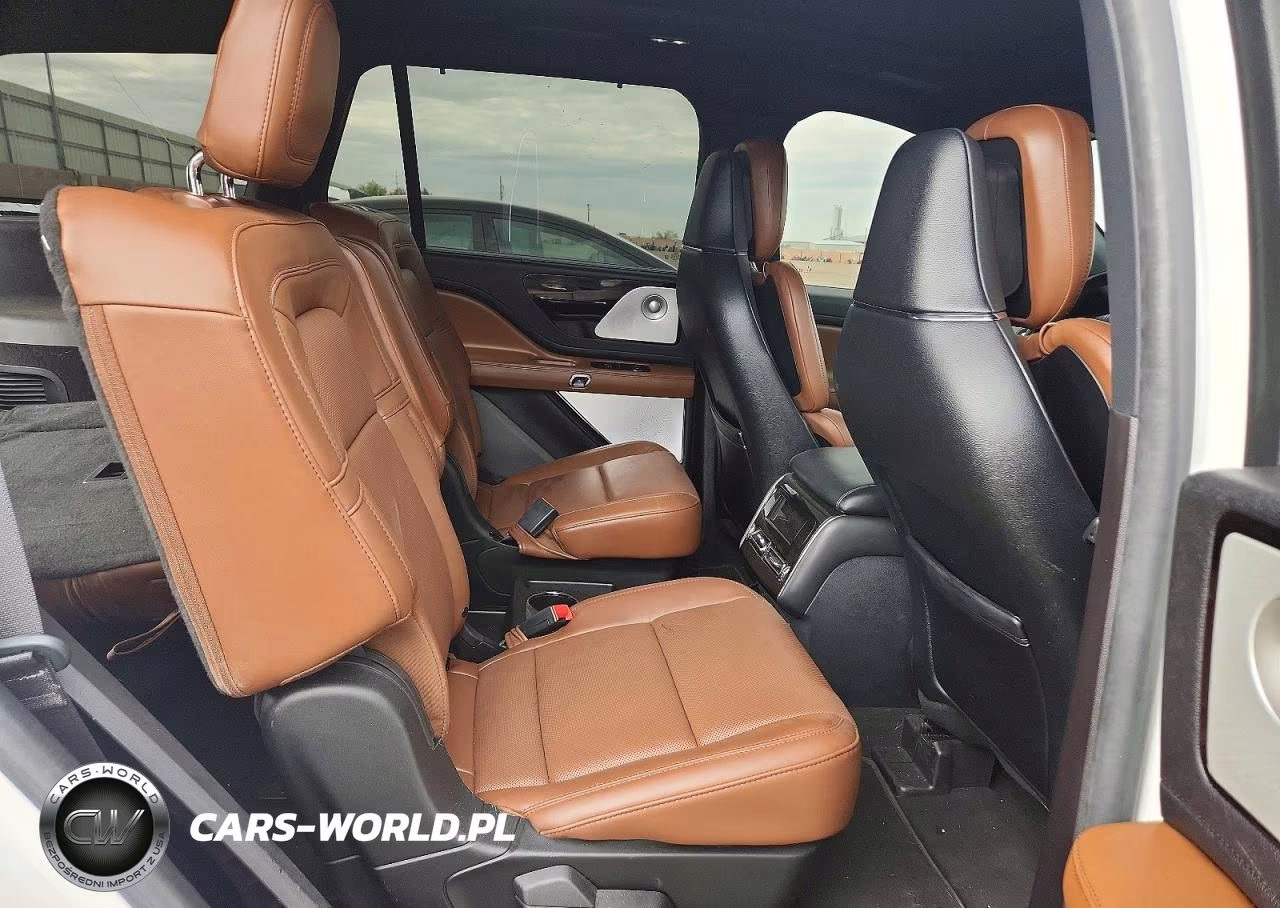 2023 Lincoln Aviator Reserve VIN:5LM5J7XC4PGL06575 - 11
