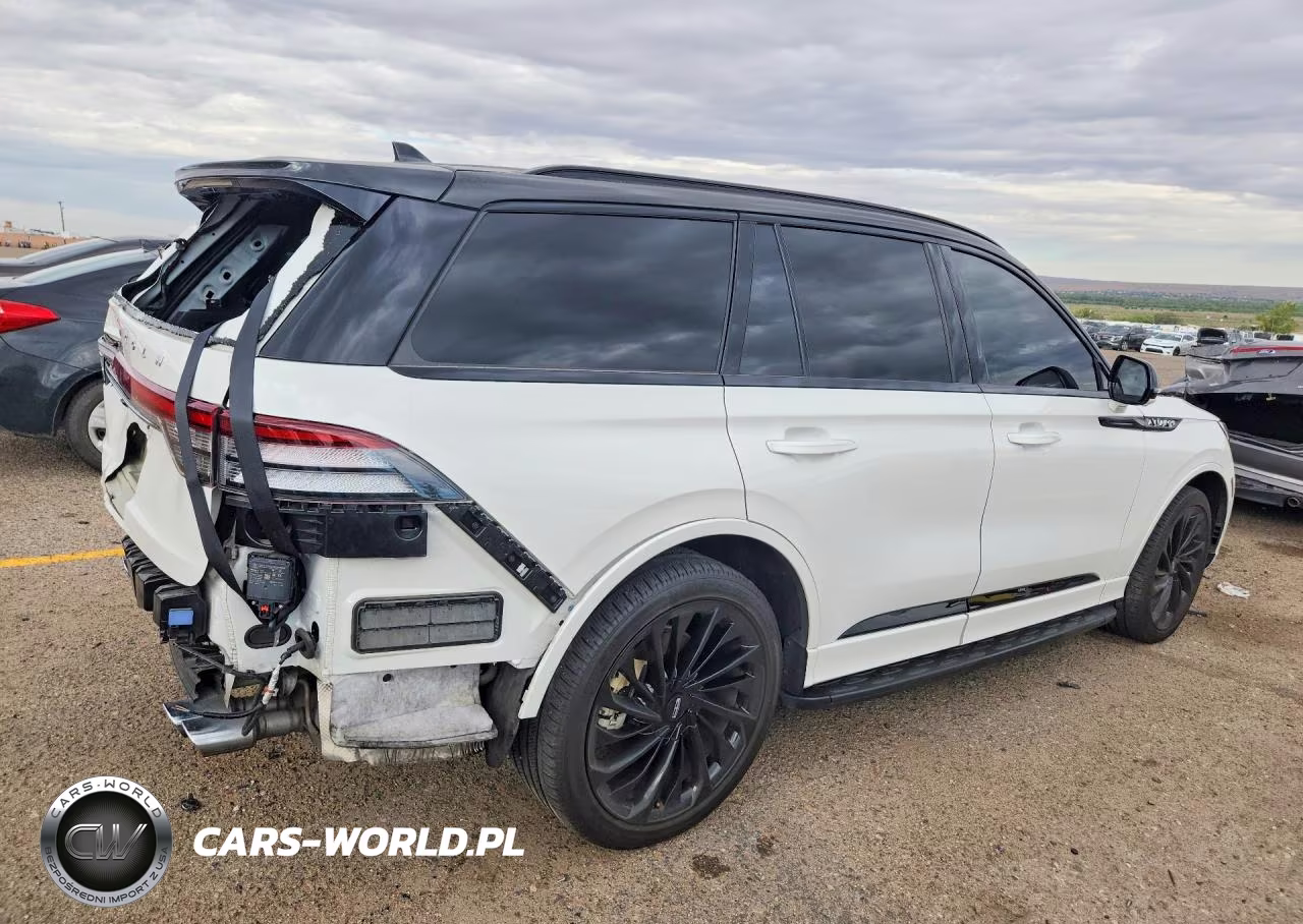 2023 Lincoln Aviator Reserve VIN:5LM5J7XC4PGL06575 - 3