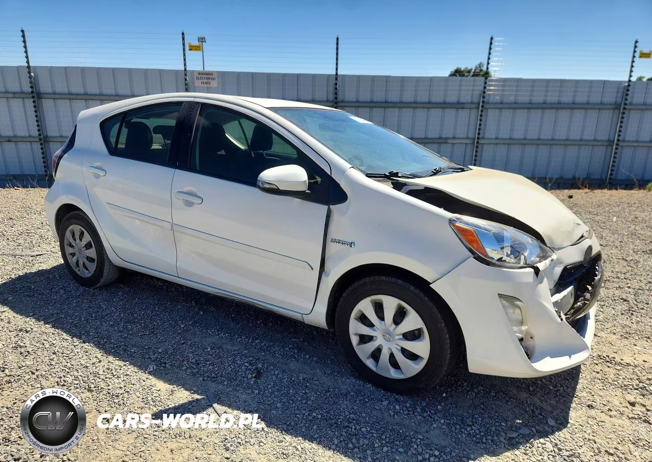 2016 Toyota Prius C Two VIN:JTDKDTB32G1129142 - 4