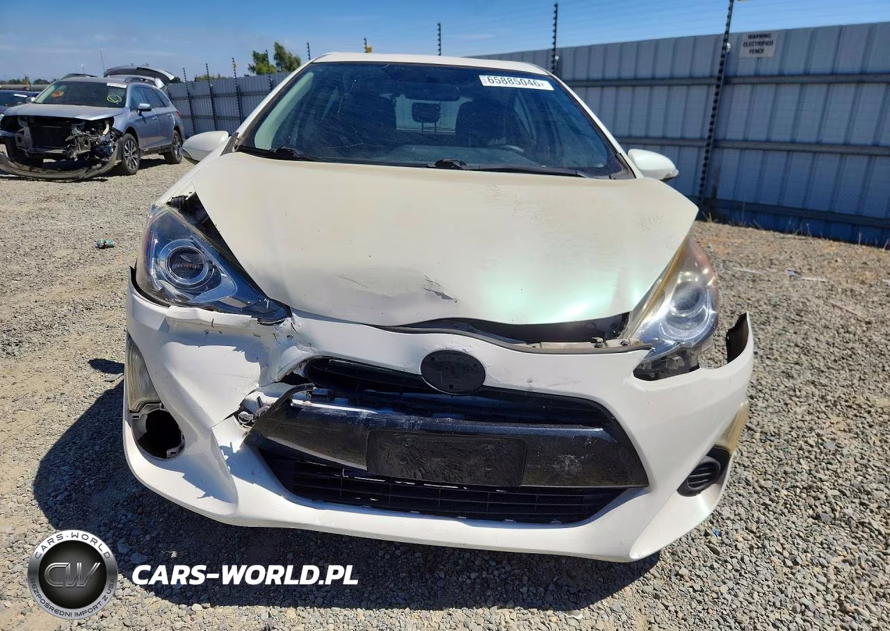 2016 Toyota Prius C Two VIN:JTDKDTB32G1129142 - 5