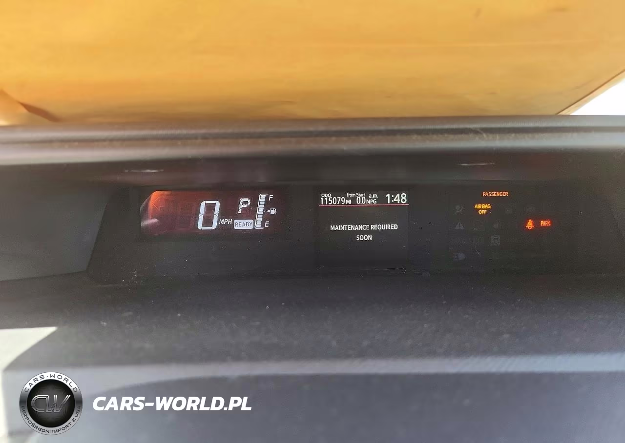2016 Toyota Prius C Two VIN:JTDKDTB32G1129142 - 9