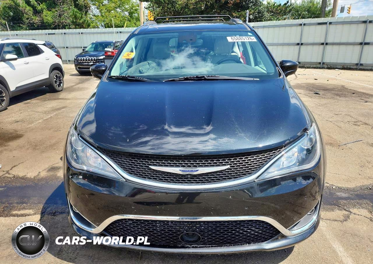 2020 Chrysler Pacifica Touring L Plus VIN:2C4RC1EG4LR165389 - 5