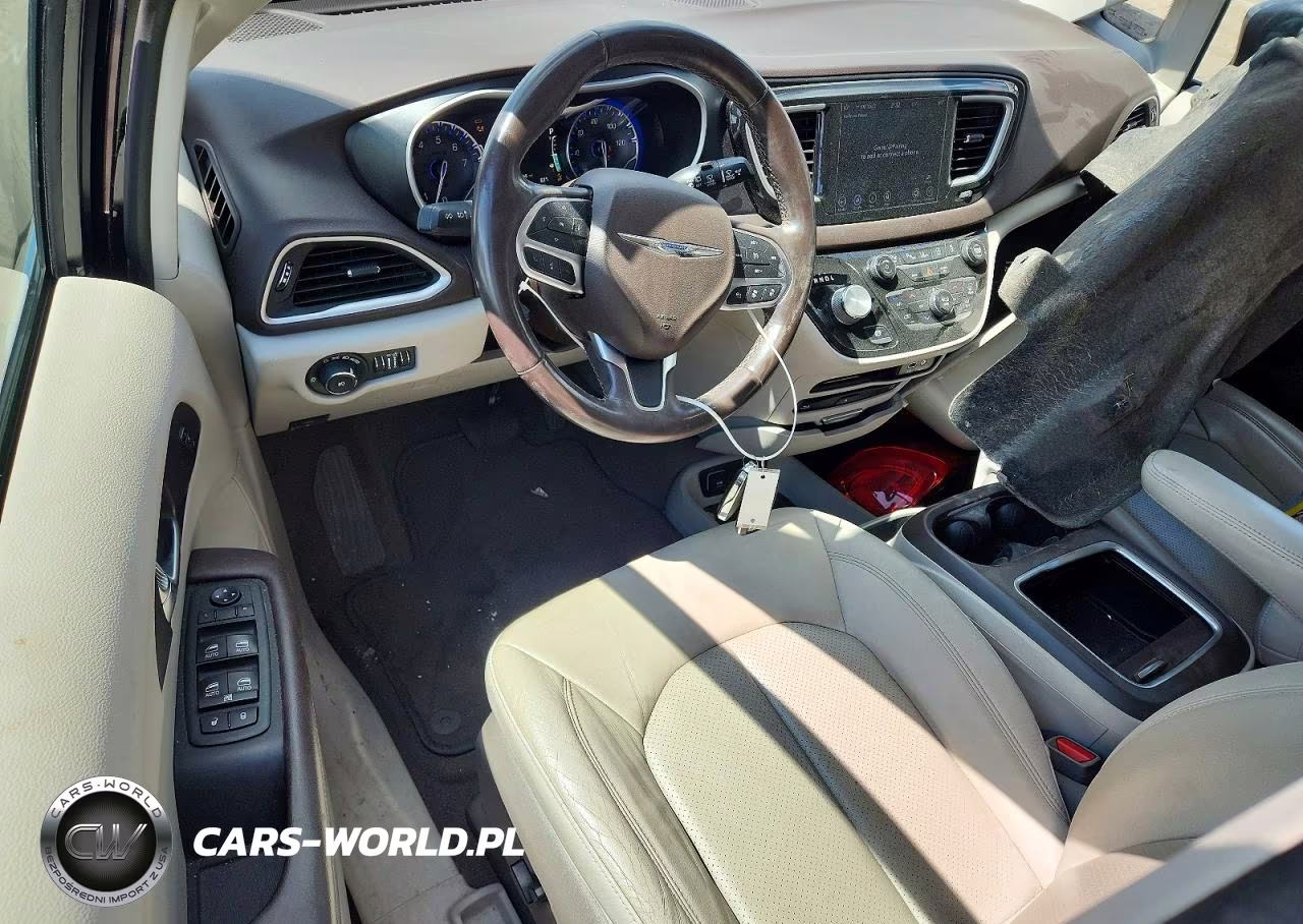 2020 Chrysler Pacifica Touring L Plus VIN:2C4RC1EG4LR165389 - 8